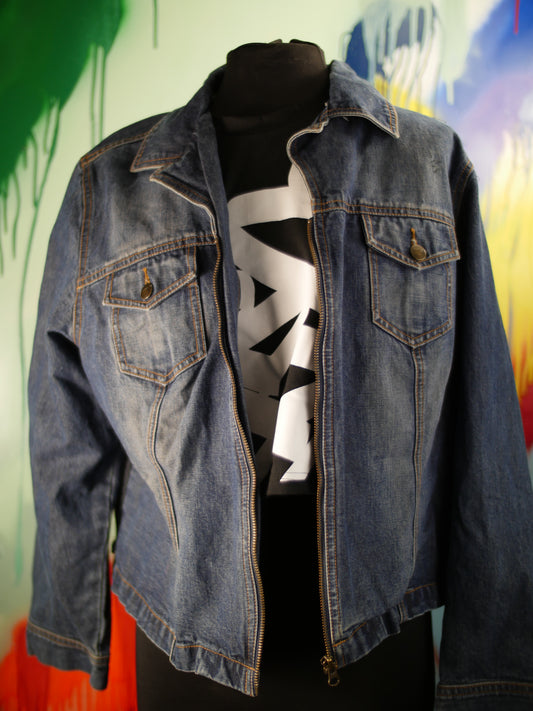 Zeta jacket with graffiti fabric border